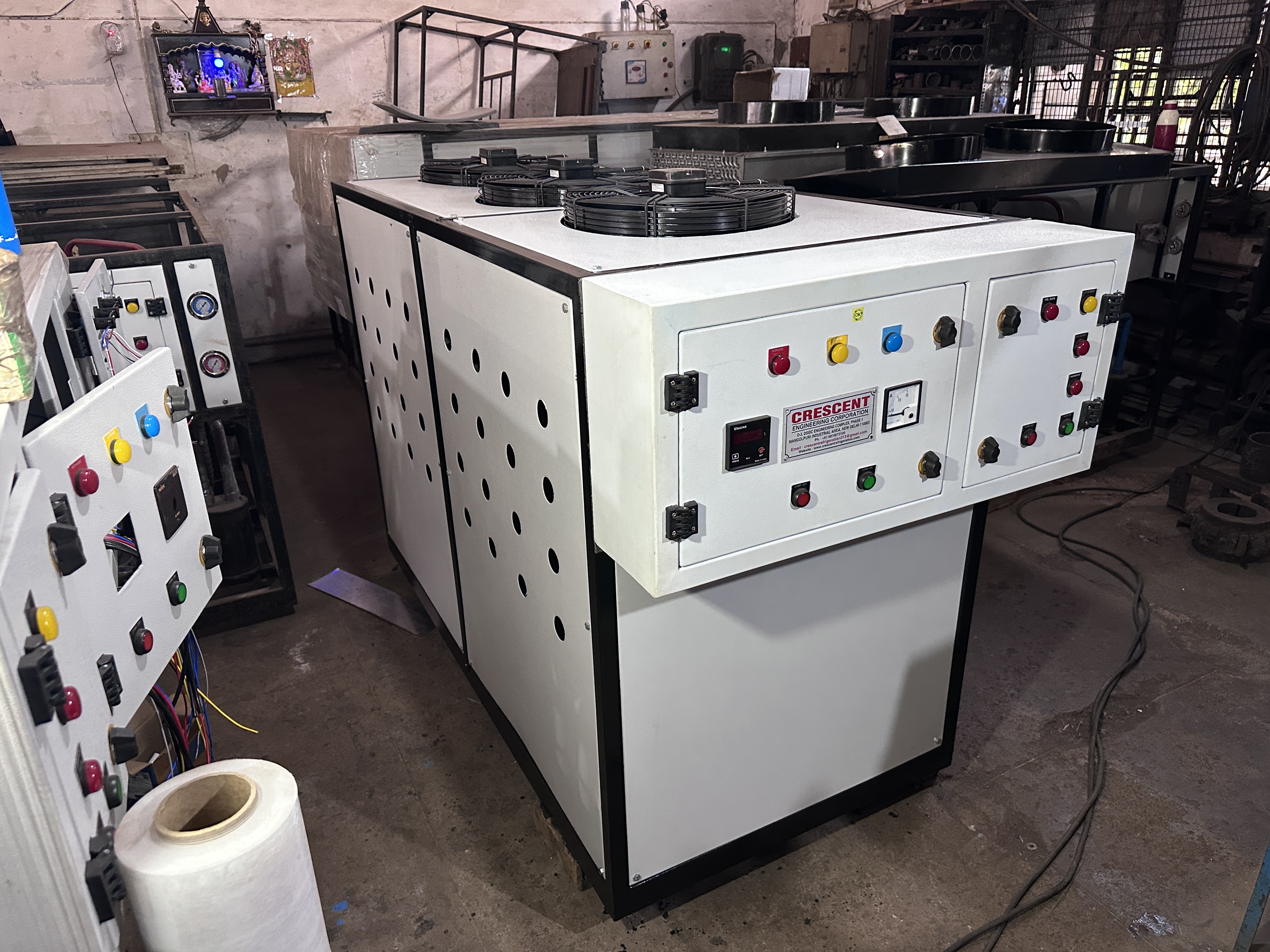 Chiller paired with industrial molding machine